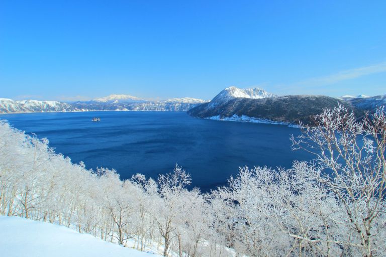 冬の摩周湖